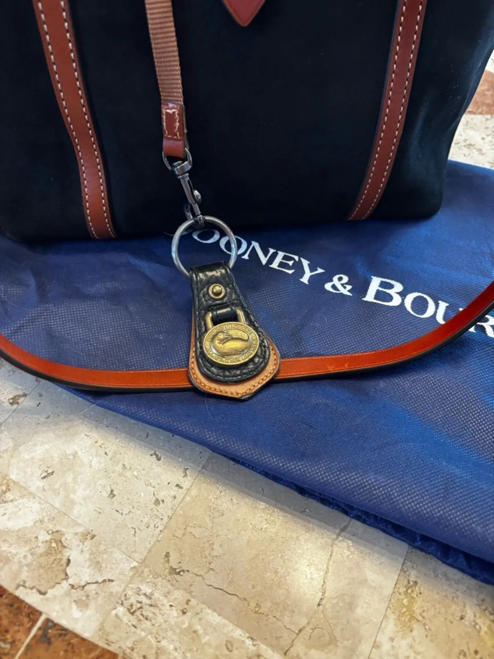 Dooney & Bourke Black Suede Leather Trim Tote Bag Red Lining Large Shoulder Bag - Picture 9 of 16